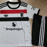 2024/25 M Utd Third White Kids Soccer Jersey 黑裤