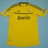 Retro Real Madrid Yellow GK 1:1 Quality Soccer Jersey    2010-2011