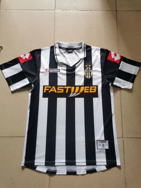 Retro Juventus Home 1:1 Quality Soccer Jersey  2001-2002