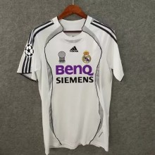 Retro Real Madrid Home  1:1 Quality Soccer Jersey    2006-2007