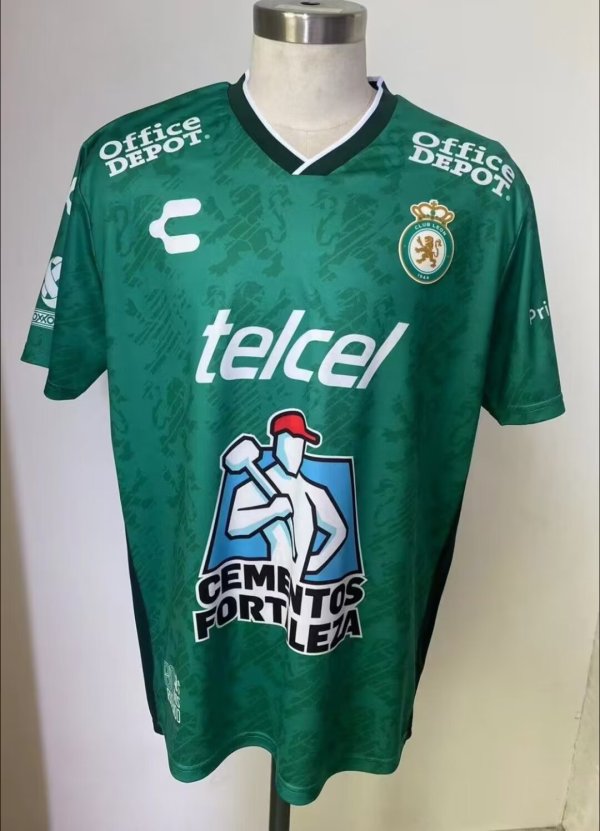 Leon home Fans  1:1 Quality Soccer Jersey   24-25