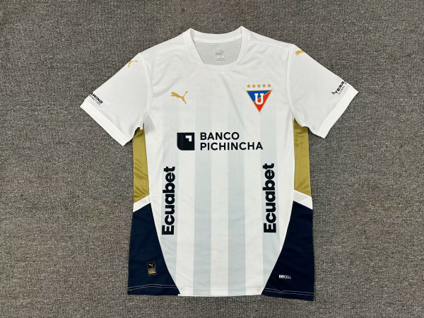 Liga Deportiva Universitaria  away Fans 1:1 25-26