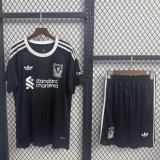 Liverpool Goalkeeper With Pants Sets Fans 1:1 Quality Soccer Jersey   25-26