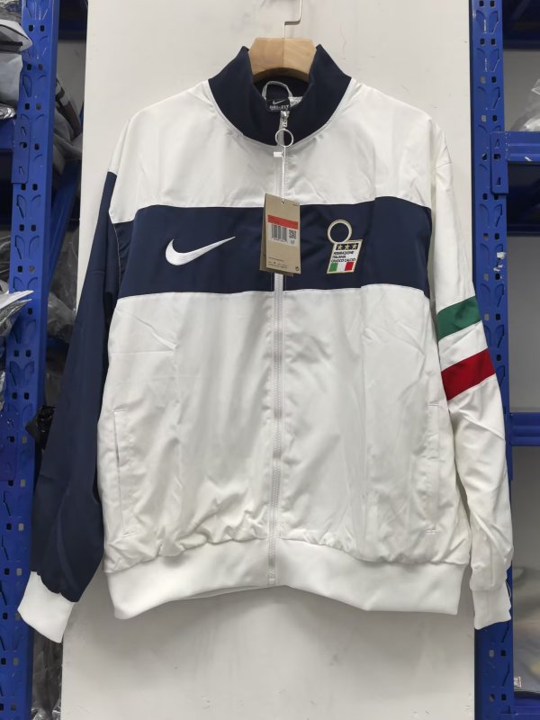 italy  Retro White Windbreaker 1996