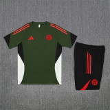 Bayern Munich Training  Fans Kits  1:1 Quality Soccer Jersey 25-26 (Kids And Man )