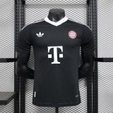 Bayern Munich goalkeeper Player 1:1 Quality Soccer Jersey   24-25