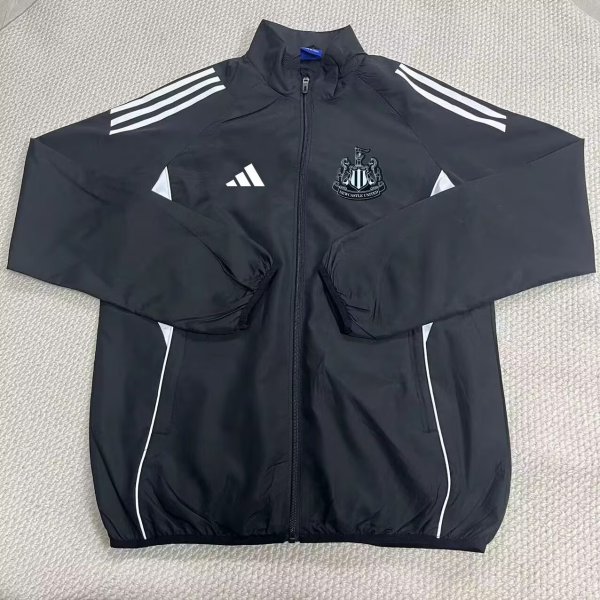 Newcastle  Windbreaker  Black 1:1 Quality Soccer Jersey  25-26