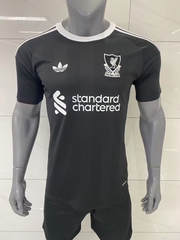 Liverpool goalkeeper Fans 1:1 Quality Soccer Jersey  25-26