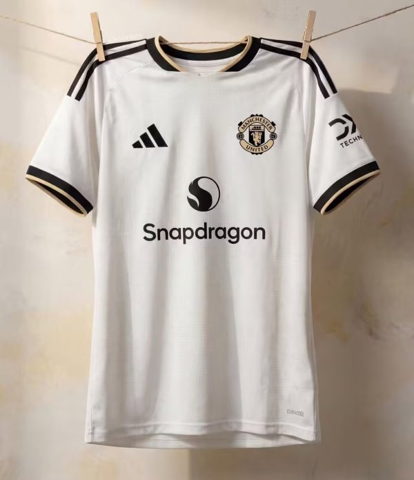 Manchester United  away fans 1:1 Quality Soccer Jersey 26-27