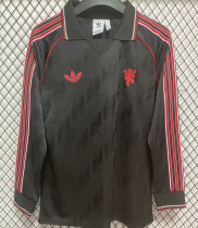 2025 M Utd Black Retro Style Fans Long Sleeve Soccer Jersey