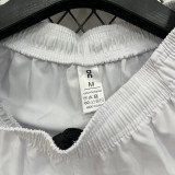 D629 ON White Casual Short Pants