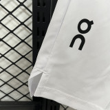 D629 ON White Casual Short Pants