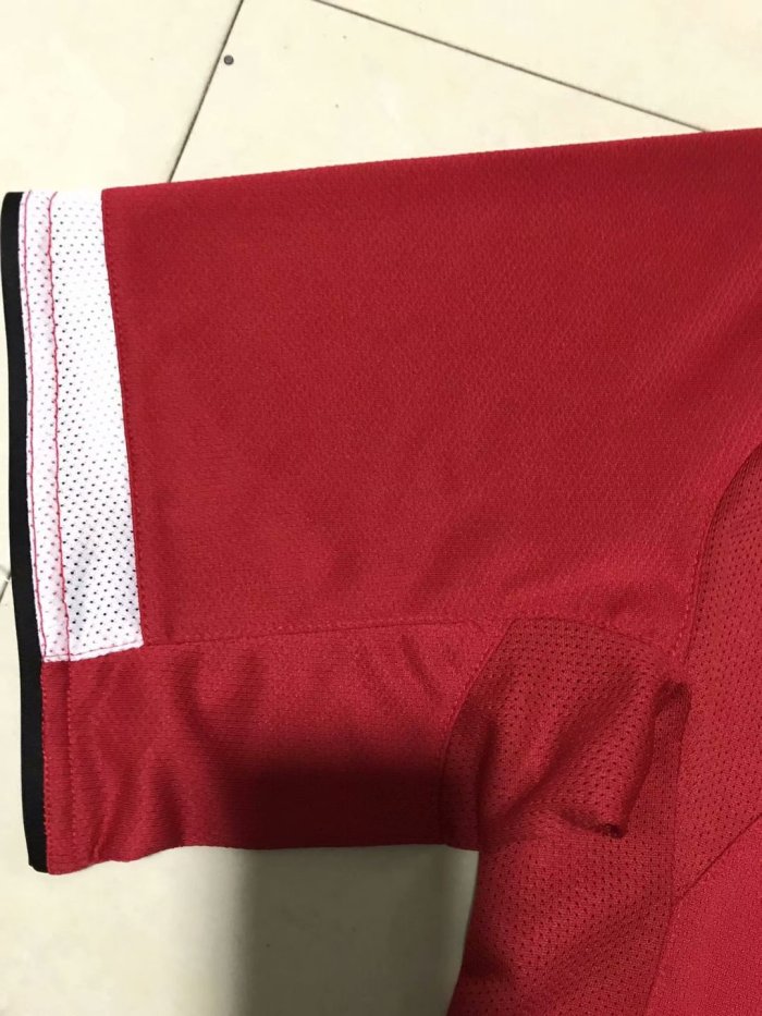 Manchester United Home Retro Jersey 04/06