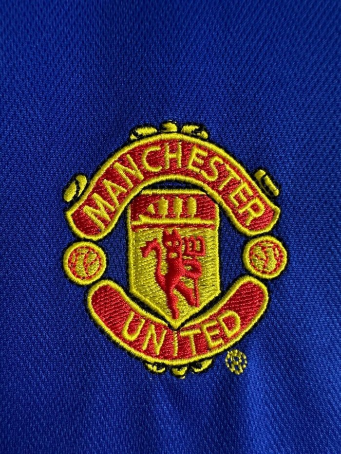 Manchester United Away Retro Jersey 04/06