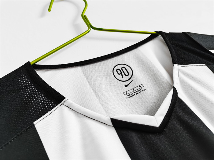 Juventus Home Retro Jersey 2004/05