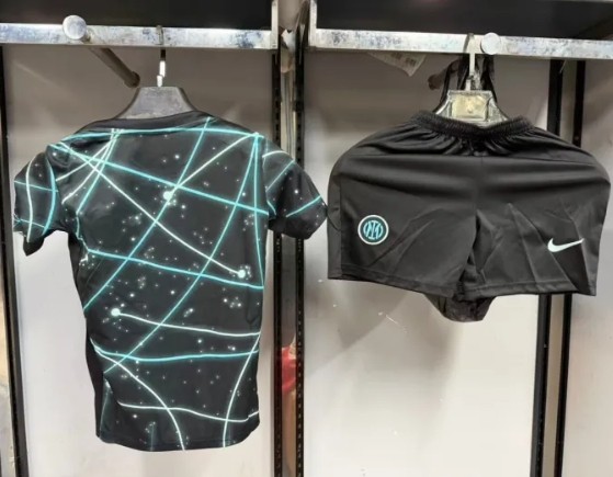 Inter Milan Pre Match Kids Suit 25/26