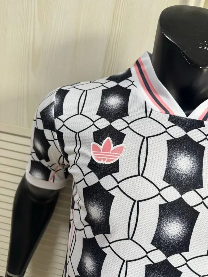Juventus Home Lifestyle Retro Player Jersey 25/26