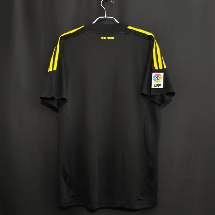 Real Madrid Retro Black Goalkeeper Jersey 2011/12