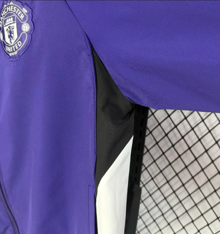 Manchester United Training Windbreaker 2025