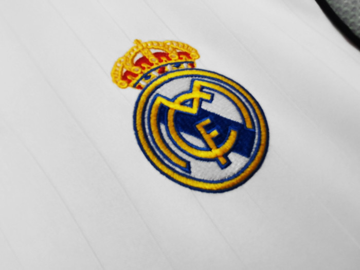 Real Madrid Home Long Sleeve Retro Jersey 2006/07