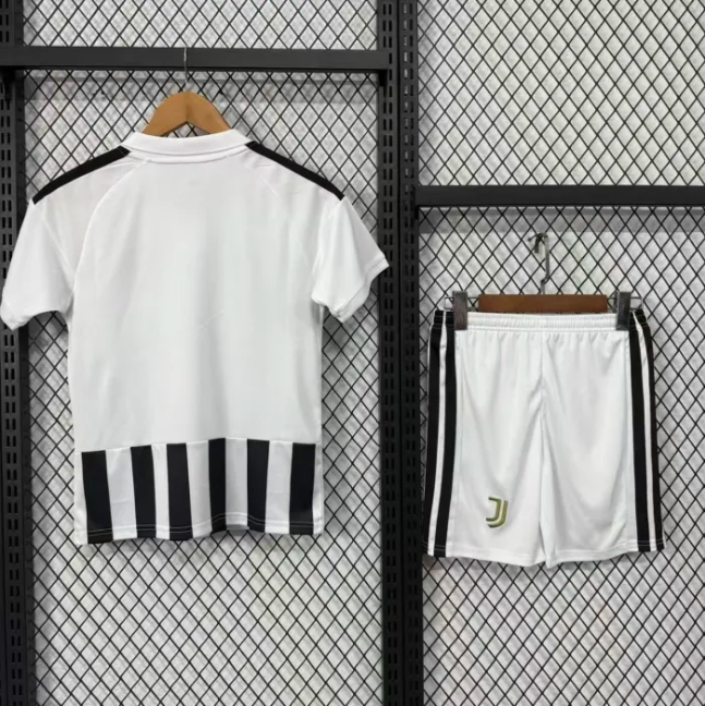 Juventus Home Kids Suit & Socks 26/27