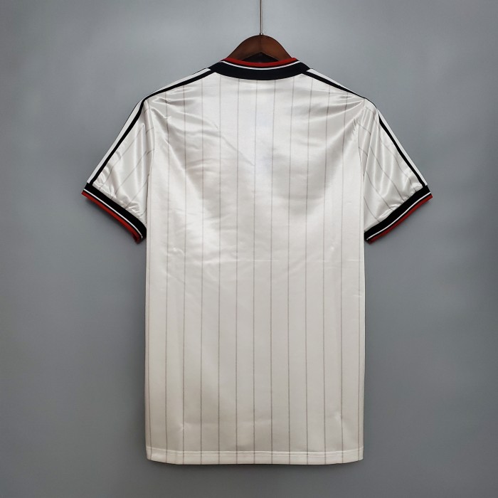 Retro Manchester United 1983 away