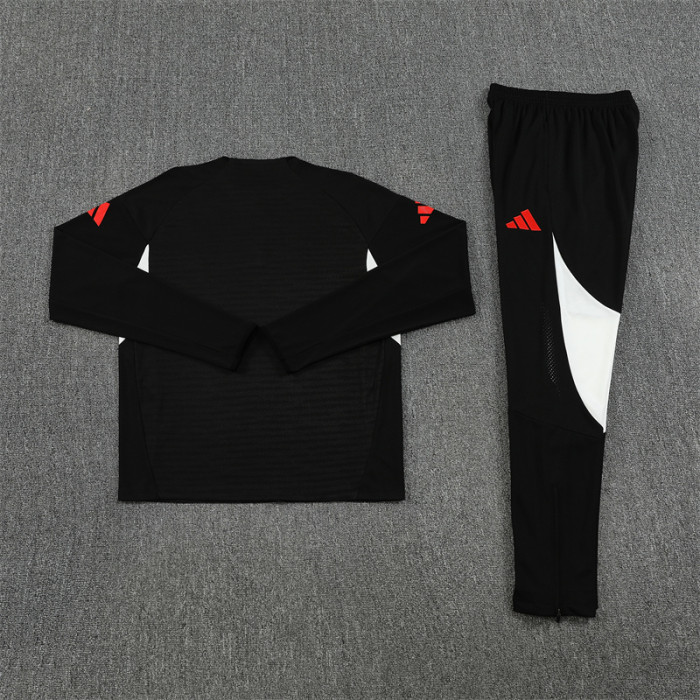 25/26 Liverpool Adult training suit black