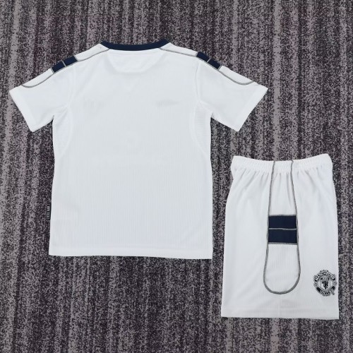 Retro 00/01 Manchester United Away kids kit