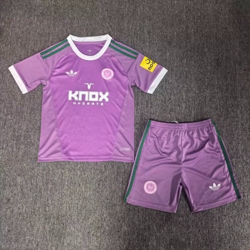 26/27 Newcastle United goalkeeper kids kit Pink