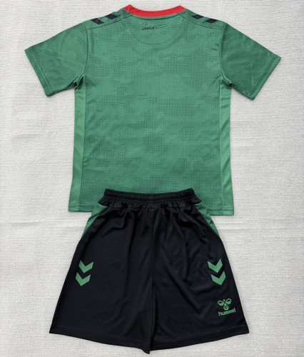 26/27 Sunderland goalkeeper Adult Set green