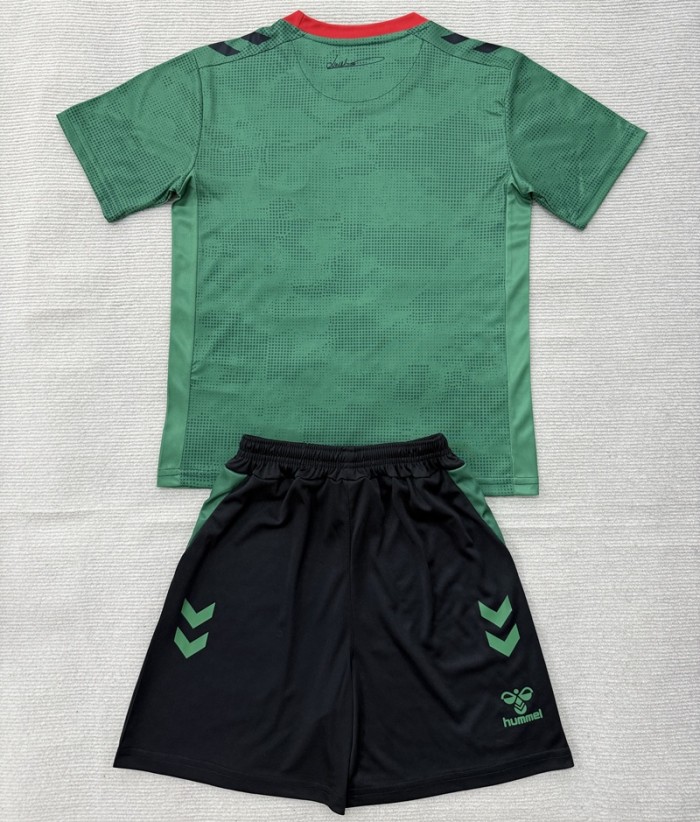 26/27 Sunderland goalkeeper Adult Set green