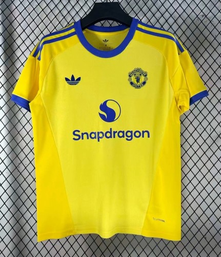26/27 Manchester United goalkeeper yellow