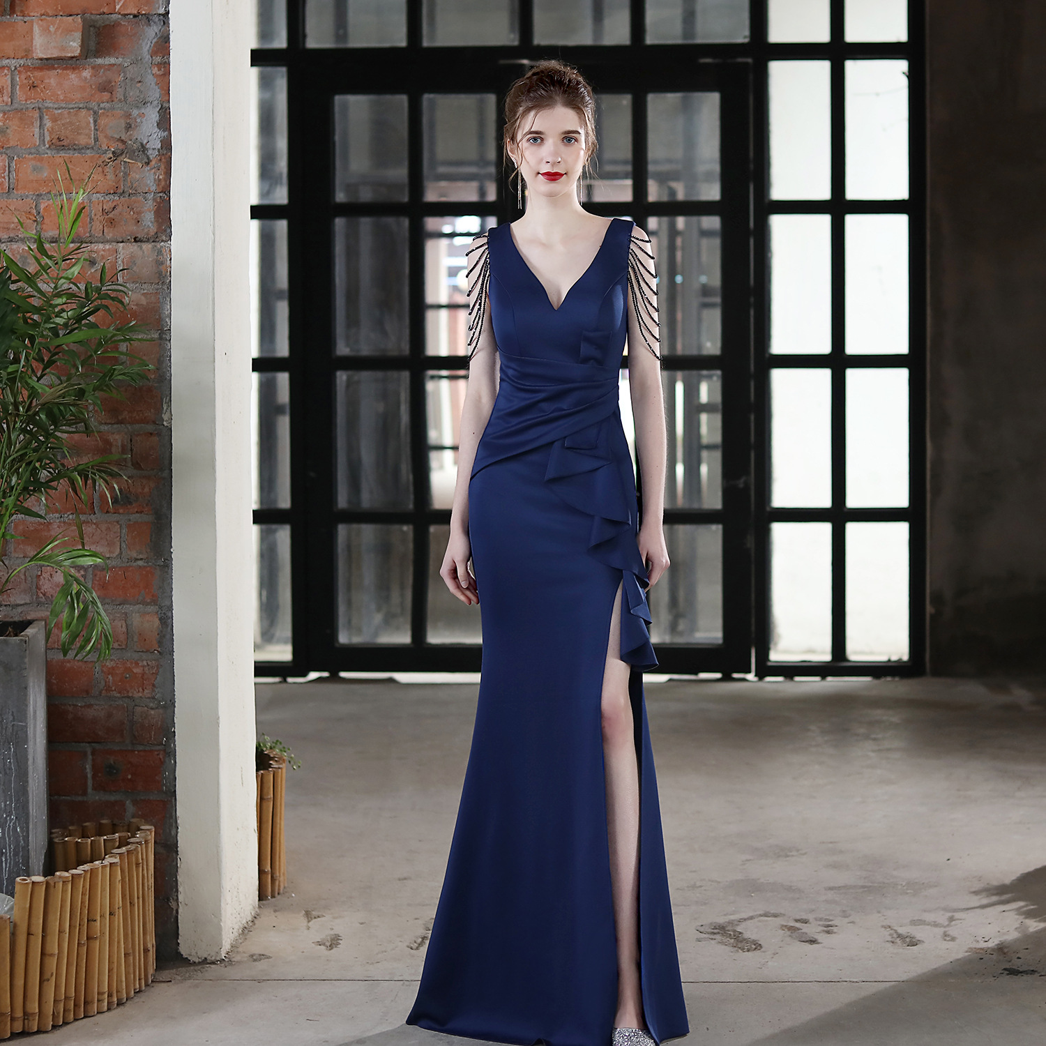 Elegant Bride Solid V-Neck Ruffled Slit Slim Fishtail Wedding Dress