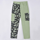 Women Camouflage Print Contrast Style Patch Pocket Denim Straight Leg Pants