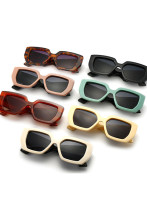 Women square frame sunglasses