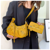 Diagonal pleated single shoulder women's retro rivet bag