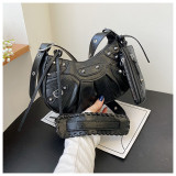 Diagonal pleated single shoulder women's retro rivet bag
