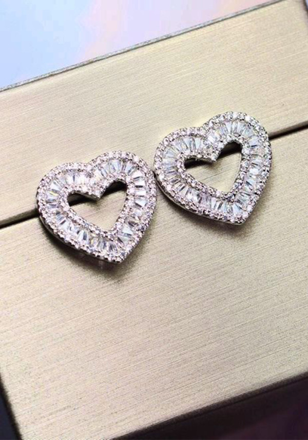 Women Heart Shaped Diamond Stud Earrings