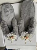 Women warm furry slippers