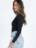 Fashionable and sexy off-the-shoulder long-sleeved T-shirt