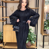 Women's Autumn Round Neck Belt Bell Bottom Long Sleeve Long Pleated Dress