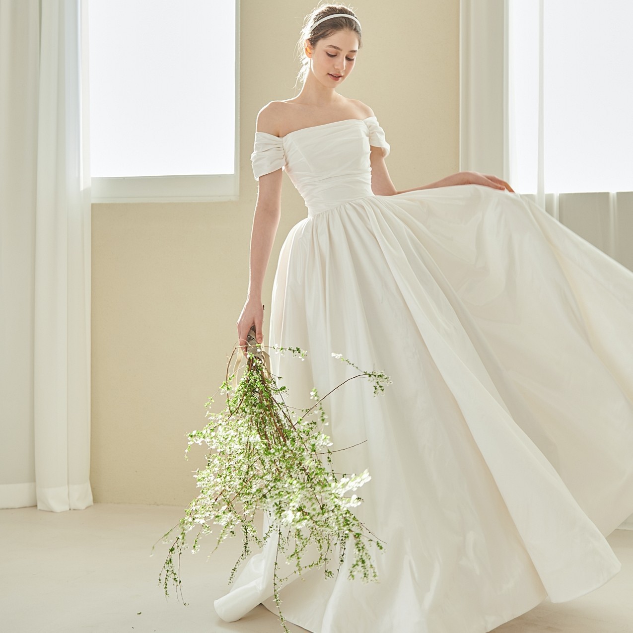 Chic Wedding Dress Bridal White Retro Off Shoulder White Long Gown(Processing time need 3-6 days)