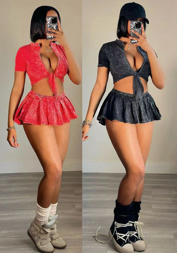 Women Short Sleeve Crop Top and Mini Skirt Two-piece Set (include Underwear )