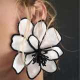 Women flower earrings