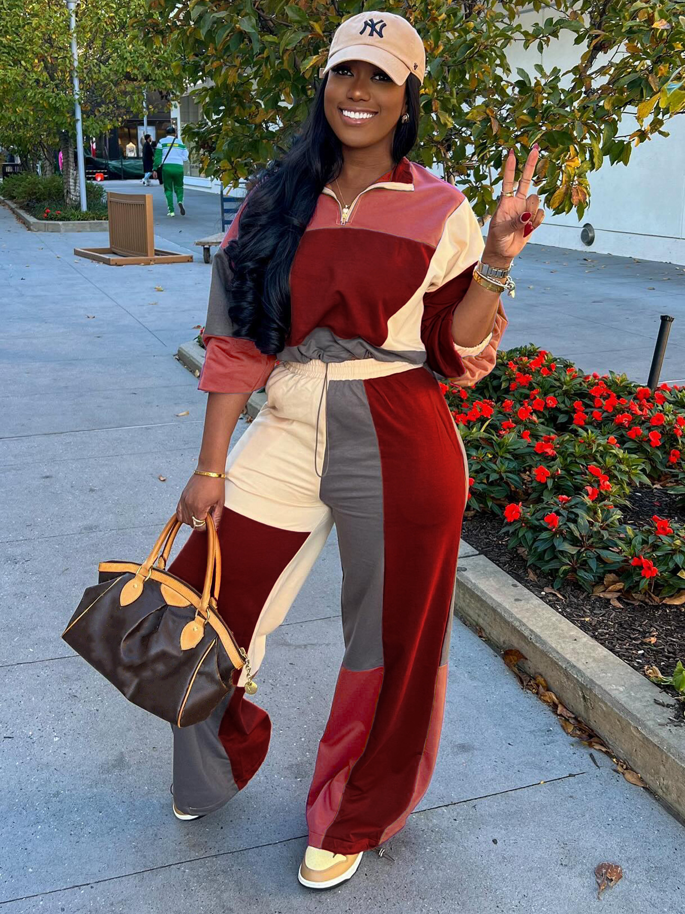 Sports Casual Women's Colorblocked Slim Waist Two-Piece Pants Set