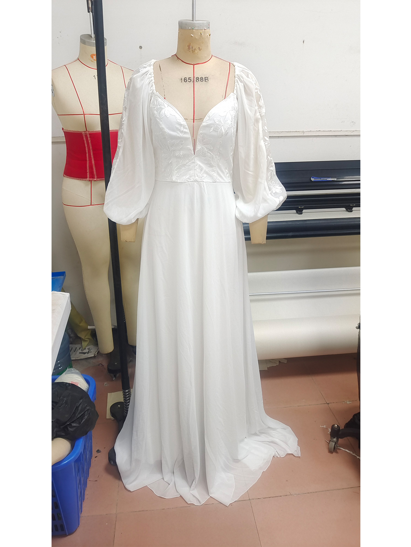 Women's Long-Sleeved V-Neck Lace Patchwork Wedding Dress