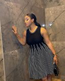 Women Sleeveless Round Neck Striped Dress