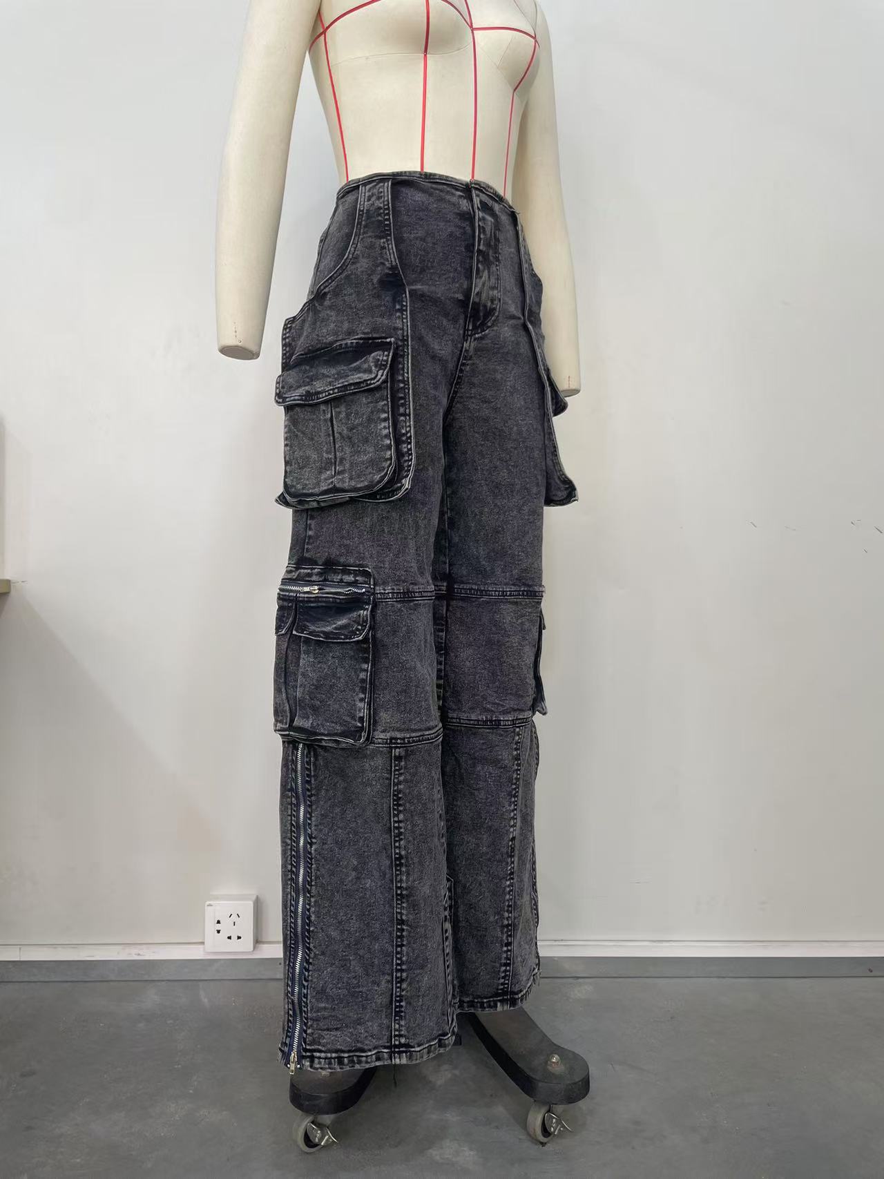 Patchwork Multi-Pocket Denim Pants for Casual Streetwear