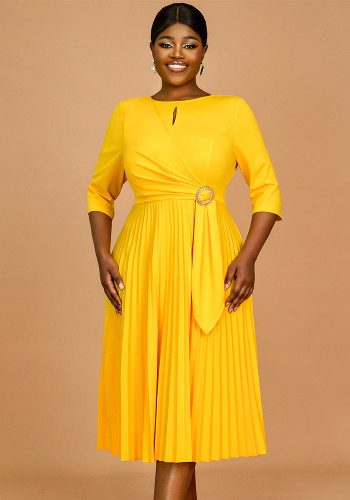 Women Round Neck Elegant Pleated Belt Dress