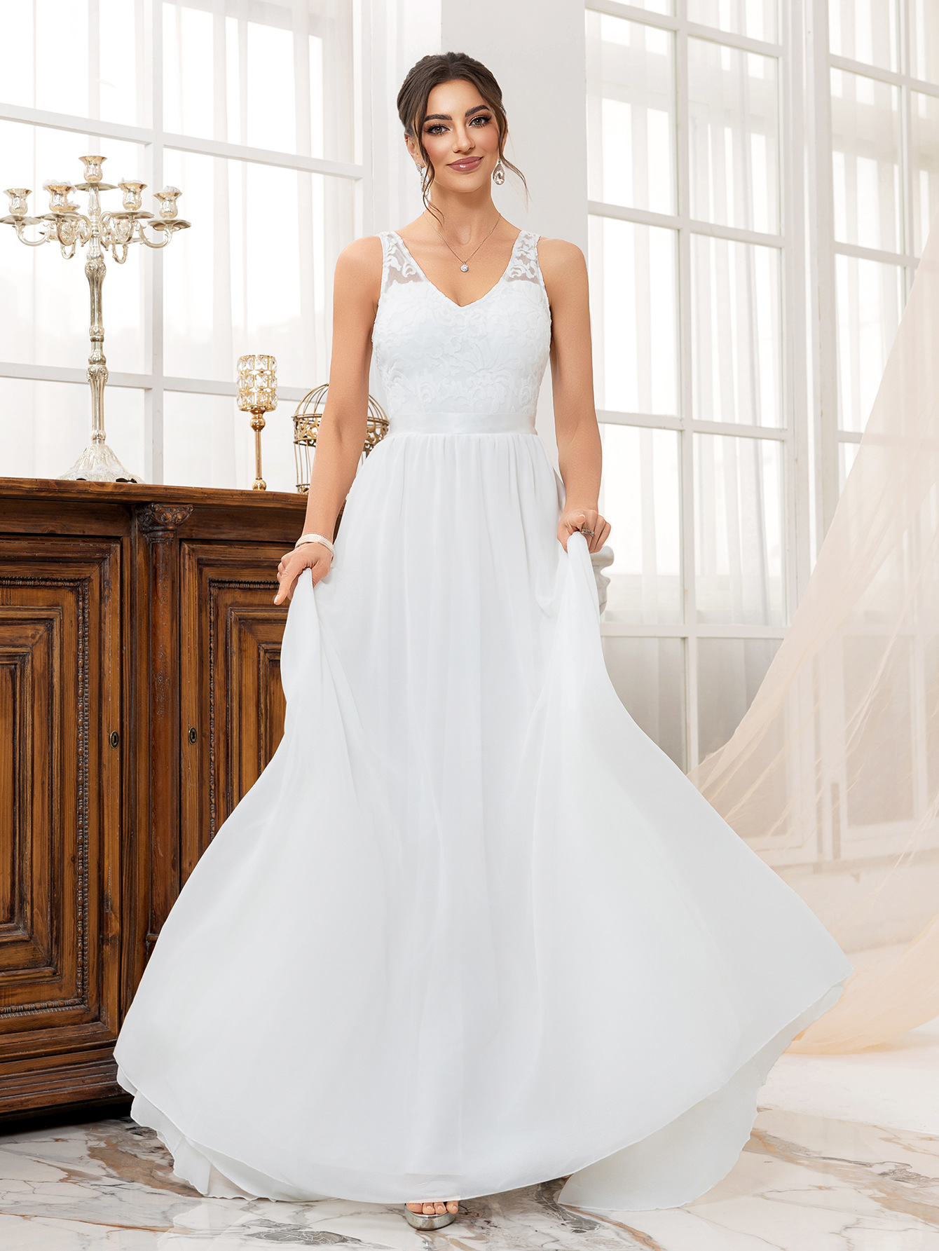 Elegant Wedding Dress Sleeveless Strap Evening Gown